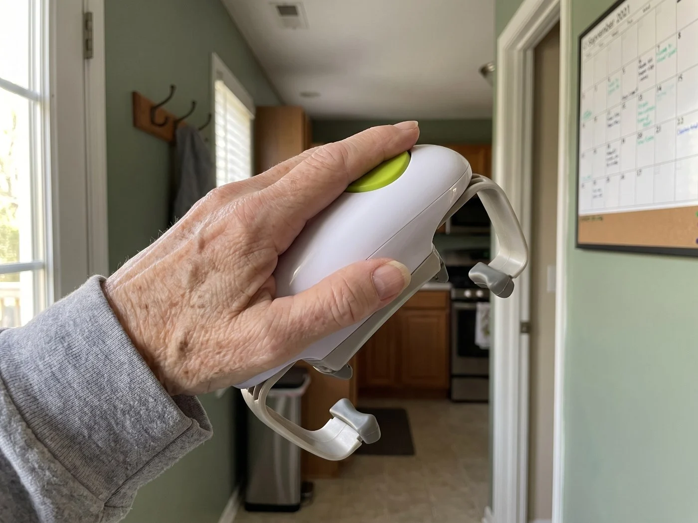 Twist Buddy Pro held in a mature hand